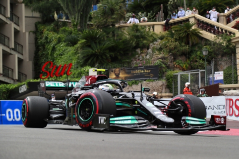 V. Bottas: stovėdamas galvojau, kiek pozicijų tai mums kainuoja