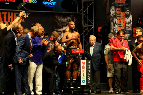 F. Mayweatheris su L. Paulu jau sekmadienį žengs į ringą (jų komentarai prieš kovą)