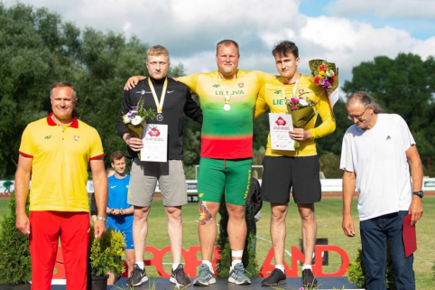 Pirma Lietuvos čempionato diena atnešė tolimus disko metimus