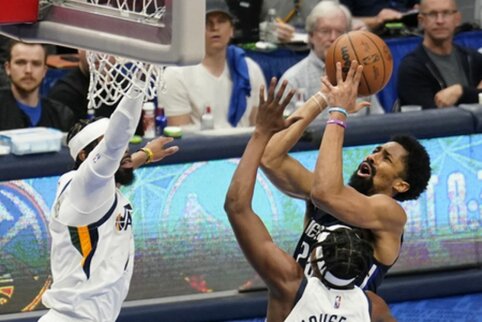 J. Brunsonas sužaidė karjeros rungtynes, o „Mavericks“ išlygino serijos rezultatą