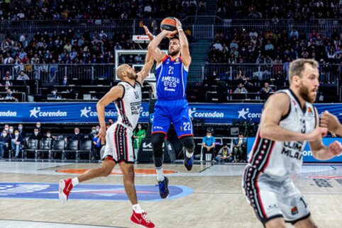 „Anadolu Efes“ atsidūrė per pergalę nuo Eurolygos finalo ketverto