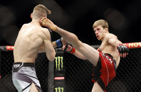 Be pralaimėjimų UFC kovojantis A. Allenas: „Duokite man penketuko kovotoją“