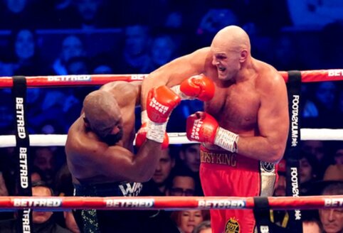 Šešta pergalė iš eilės: Tysonas Fury uždominavo D. Chisorą