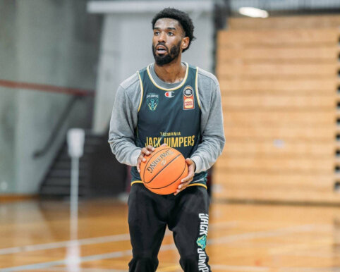 „Wolves“ pasipildė Australijoje rungtyniavusiu puolėju