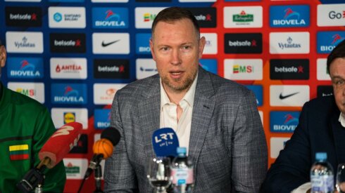 D. Songaila stojo prie „Šiaulių“ vairo
