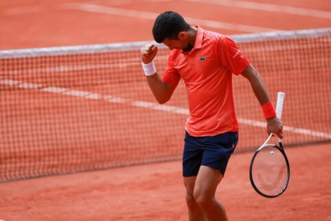 „Roland Garros“ – N. Džokovičius turėjo problemų, tačiau pergalę pasiekė per tris setus