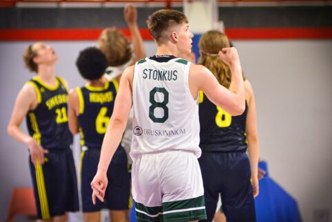 Atsitiesę 18-mečiai iškovojo pirmąją pergalę Europos čempionate