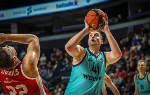 „Wolves“ komandą palieka vidurio puolėjas