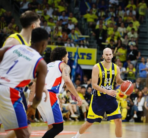 Eurolygos klubų tarpsezonis: N. Calathesas keliauja į Monaką, D. Hallas keliasi į Stambulą, o V. Marinkovičius grįžta į „Partizan“
