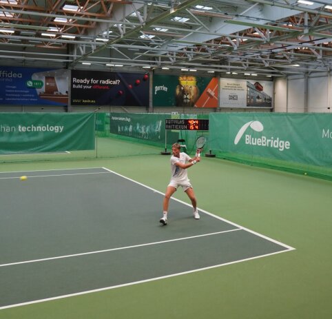 E. Butvilas po trijų setų kovos pralaimėjo aštuntfinalį Portugalijoje