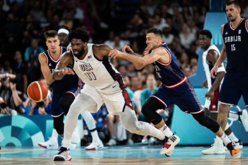 LeBronas ir co. išgyveno – su ugnimi žaidę amerikiečiai laimėjo dramą prieš Serbiją