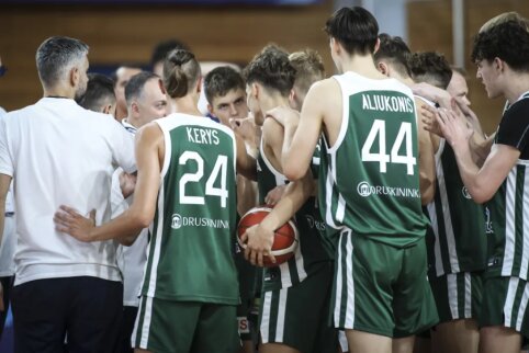 Tris pergalės iš eilės iškovoję šešiolikmečiai Europos čempionate užėmė devintą vietą