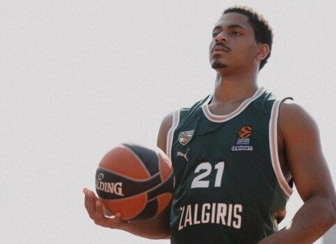 „Žalgiris“ pristatė naujo sezono varžybines aprangas, tarp jų ir juodos spalvos marškinėliai