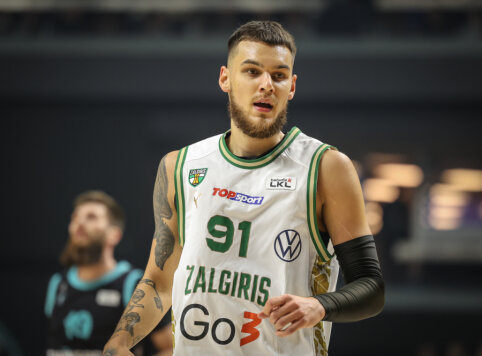Oficialu: „Žalgiris“ pratęsė sutartį su D. Sirvydžiu