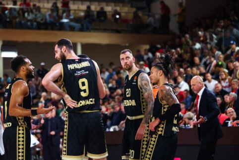 Eurolyga: graikų derbyje dramatiškai triumfavo „Olympiacos“, Stambule – puikus D. Motiejūnas
