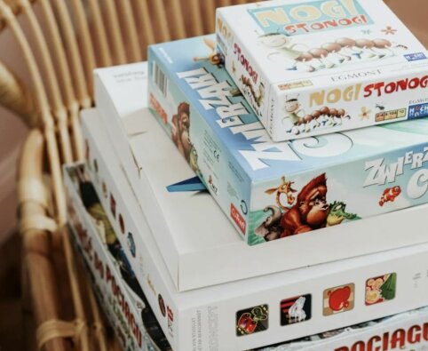 Kaip tradiciniai stalo žaidimai stiprina bendravimo įgūdžius?