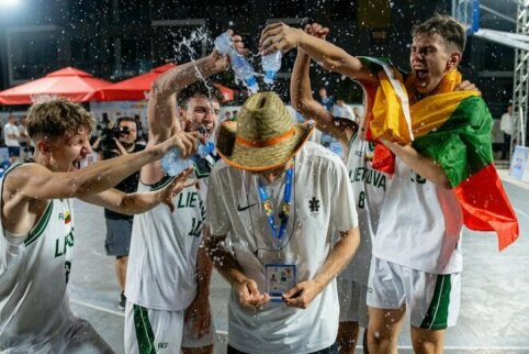 Nei karto nepralaimėjusi Lietuvos vaikinų rinktinė – EJOF 3x3 krepšinio čempionė
