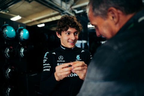 K. Antonelli pagerino L. Hamiltono naujoko rekordą" => "K. Antonelli pagerino L. Hamiltono naujoko rekordą