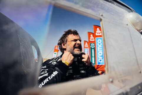 Dakaro starte &ndash; solidus B. Vanago pasirodymas ir nustebinę motociklininkai