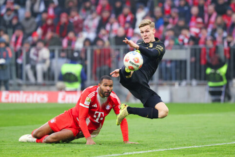 Sensacija: namuose &bdquo;Bayern&ldquo; pralaimėjo &bdquo;Augsburg&ldquo; ekipai
