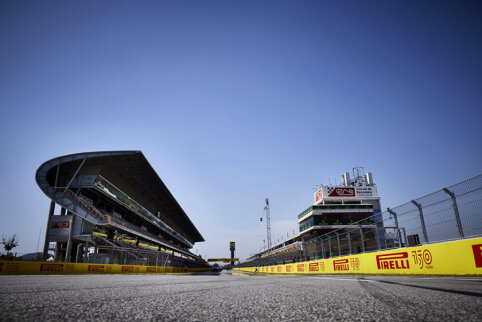 Po trečiosios bandymų dienos nedebiutavusi liko vien tik &bdquo;Aston Martin&ldquo;