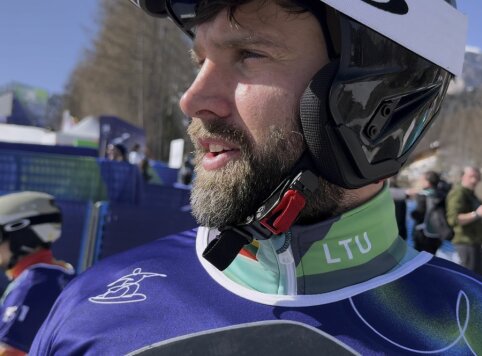 Rapolas Micevičius pateko į paralimpinių žaidynių snieglenčių kroso finalą