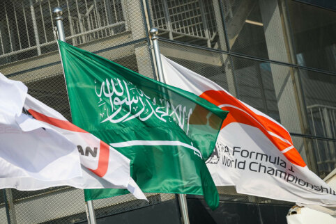 Patvirtinta: Saudo Arabijos ir Bahreino etapai neįvyks &ndash; balandis komandoms bus laisvas
