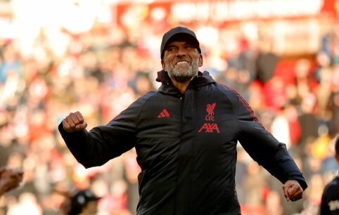 Legendų dvikovoje tarp &bdquo;Liverpool&ldquo; ir &bdquo;Borussia&ldquo; &ndash; Kloppo sugrįžimas, o Gerrardo ir Thiago įgūdžių &scaron;ou