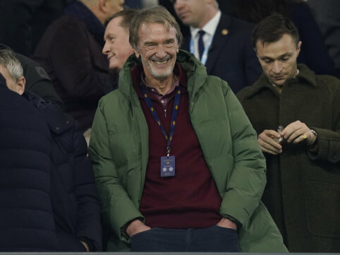 J. Ratcliffe'as, kuris atidarys žaidėjų turgų, siekia surinkti apvalią sumą