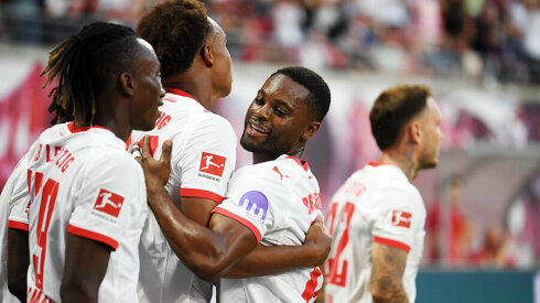 Formą įgavęs &bdquo;RB Leipzig&ldquo; i&scaron;vykoje įtikinamai nugalėjo &bdquo;Eintracht&ldquo; ekipą