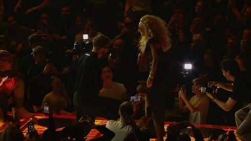 Dirkstys prie&scaron; kovą pasipir&scaron;o mylimajai Oksanai Pikul.