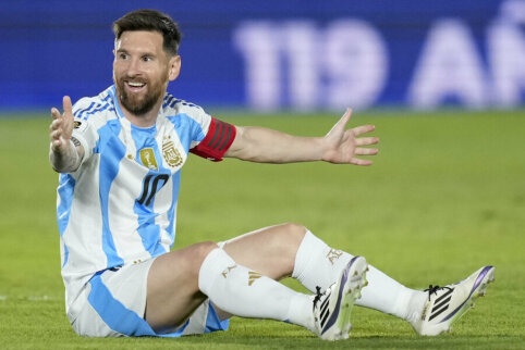 L. Messi apgailestauja, kad neapsikeitė mar&scaron;kinėliais su trimis &bdquo;Real&ldquo; žaidėjais