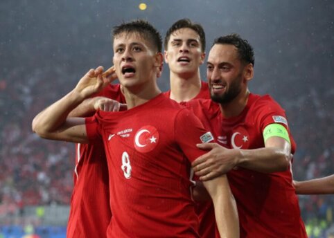 Turkijos rinktinėje &ndash; &bdquo;Real&ldquo; ir &bdquo;Inter&ldquo; žvaigždės