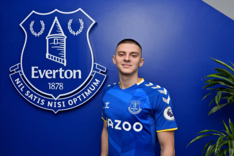 V. Mykolenko pasira&scaron;ė ilgalaikę sutartį su &bdquo;Everton&ldquo; klubu