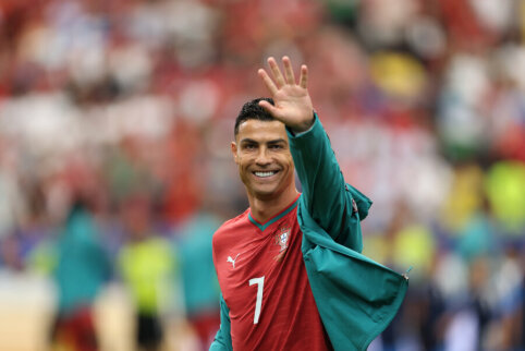 Legenda pasirodė: C. Ronaldo pelnė dublį, Portugalija sutriu&scaron;kino Uzbekistaną