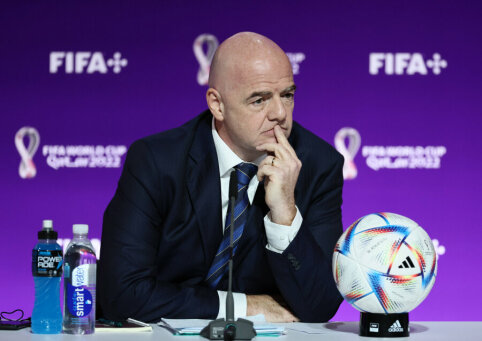 FIFA nutraukė skandalingus planus parduoti pasaulio čempionato akcijas