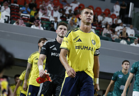 &Scaron;okas Saudo Arabijoje: A. Postecoglou pasakęs C. Ronaldo karčią tiesą po pertraukos pakeitė portugalą