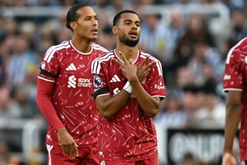&bdquo;Liverpool&ldquo; sužaidė rezultatyviomis lygiosiomis su &bdquo;Nottingham&ldquo; klubu