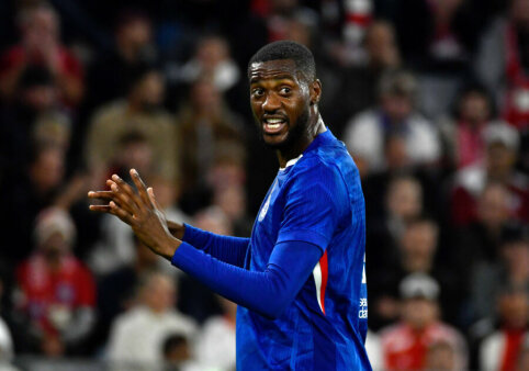 Stiprėjanti Tottenham įsigijo Chelsea gynėją