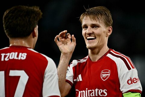 Arsenal i&scaron;kovojo pergalę kar&scaron;tame Napoli stadione