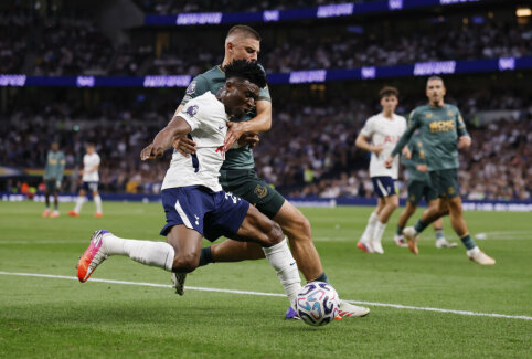 Tottenhamas Premier lygoje vis dar be pergalių ir be įvarčių