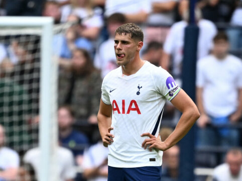 Tottenhamas įmu&scaron;ė pirmuosius įvarčius, tačiau pralaimėjo &bdquo;Aston Villa&ldquo; komandai