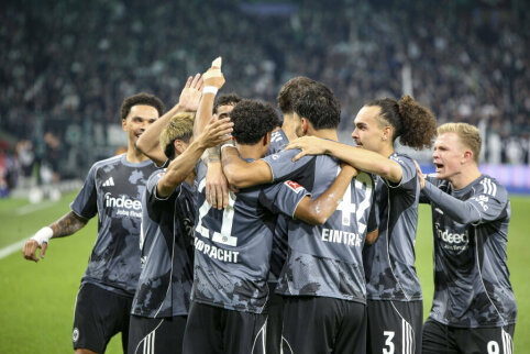 &bdquo;Eintracht&ldquo; ir &bdquo;Freiburg&ldquo; sužaidė rezultatyvias lygiosiomis