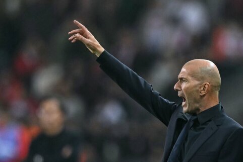 Z. Zidane'o debiutas buvo sėkmingas, o Mbappe, įmu&scaron;ęs įvartį, patyrė traumą