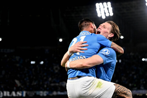 &Scaron;e&scaron;ių įvarčių drama &bdquo;Napoli&ldquo; ir &bdquo;Roma&ldquo; dvikovoje
