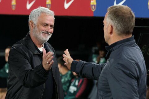 Po pergalės &bdquo;El Clasico&ldquo; &bdquo;Real&ldquo; futbolininkai i&scaron;skirtinai pagerbė J. Mourinho
