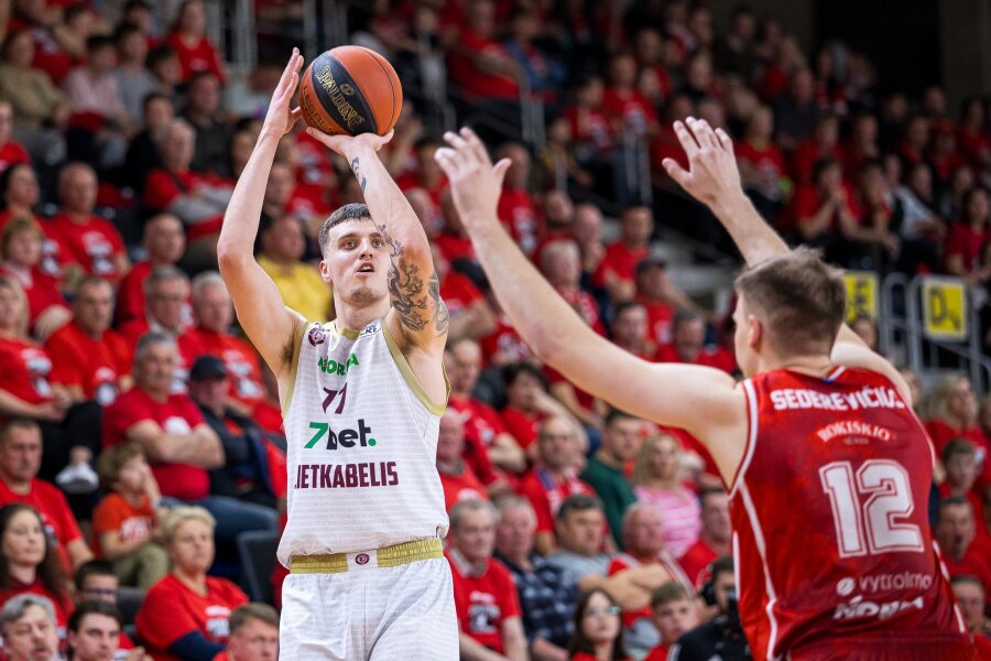 „Lietkabelis“ pratęsė sutartį su P. Danusevičiumi