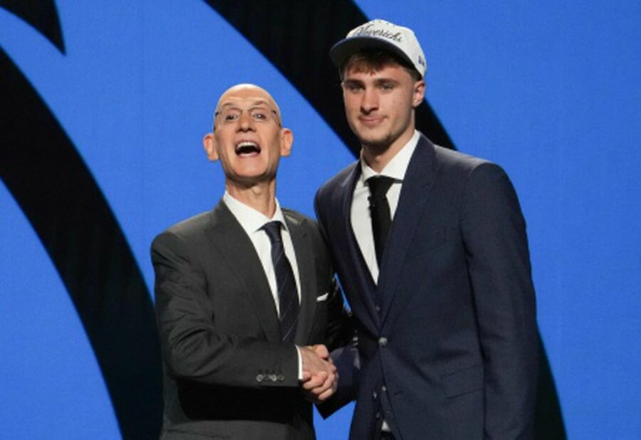 Be netikėtumų: NBA naujokų biržoje „Mavericks“ pirmu šaukimu pasirinko 18-metį C. Flaggą