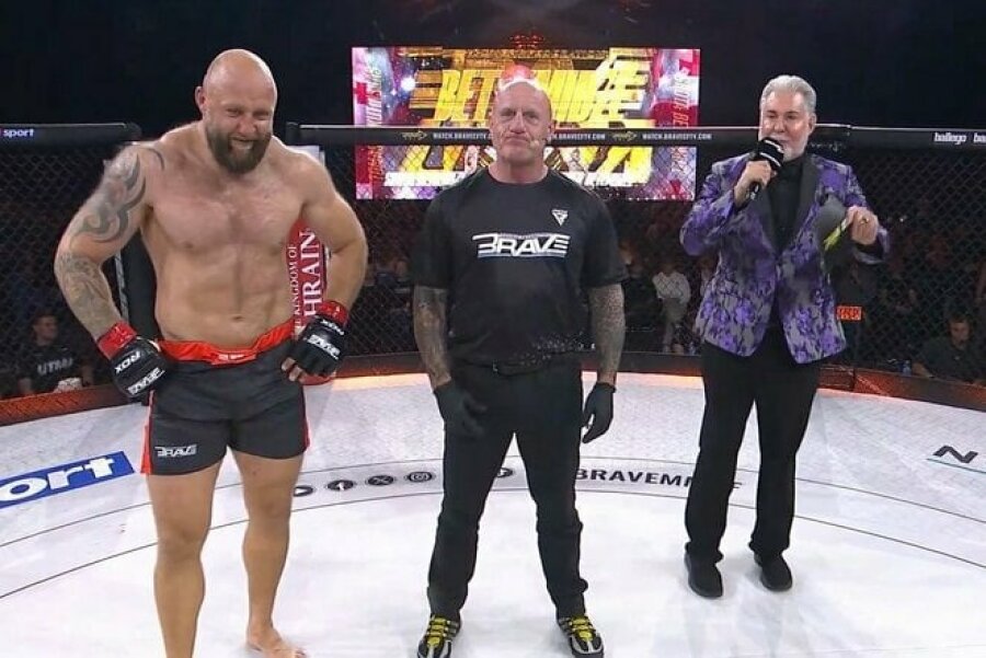 Diskvalifikacinį pralaimėjimą patyręs T. Pakutinskas – ar tokiems veiksmams yra vietos sporte?