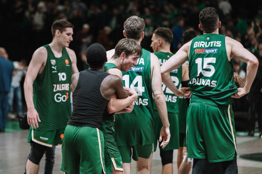 Eurolygoje debiutavęs K.Mikalauskas: „Negalėjau patikėti, kad lakstau šalia Nando de Colo“